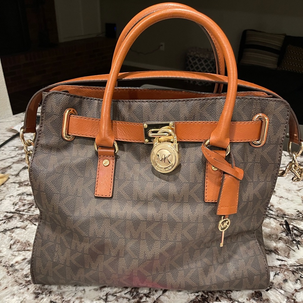 MK bucket purse with key